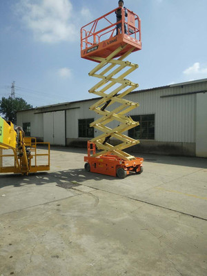 臨沂升降車租賃服務(wù) 升降機(jī)、高空作業(yè)車與登車橋的全面解決方案